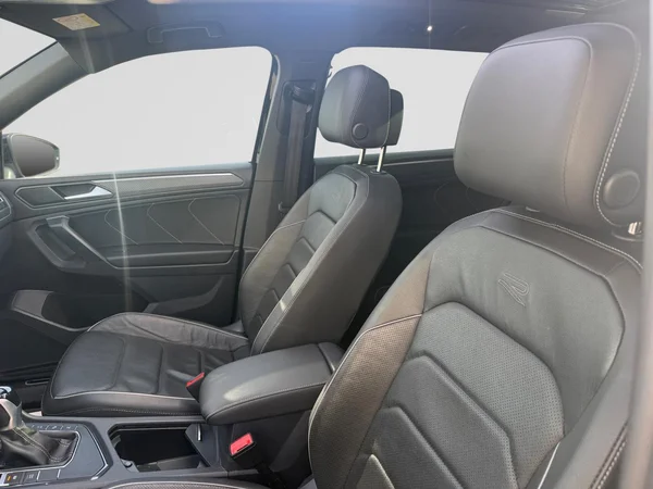 VOLKSWAGEN Tiguan Allspace (2023) — foto 2 van 21