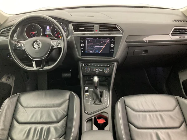 VOLKSWAGEN Tiguan Allspace (2021) — foto 32 van 36
