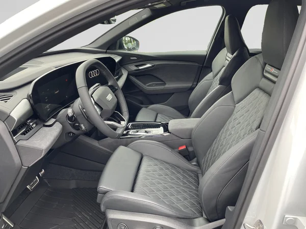 AUDI Q6 e-tron (2024) — foto 8 van 24