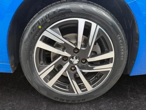 PEUGEOT 208 Dsl (2020) — foto 17 van 31