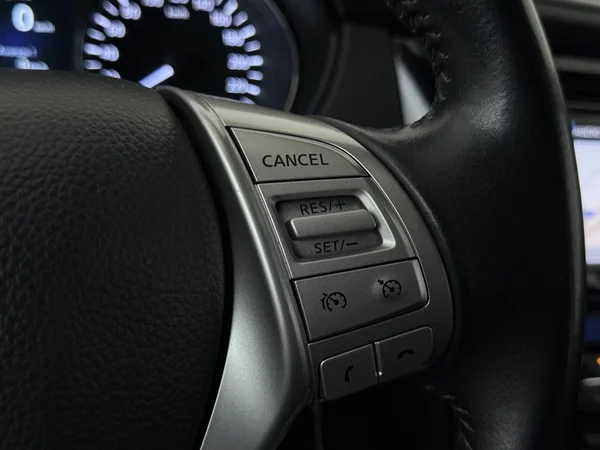 NISSAN Qashqai (2015) — foto 9 van 23