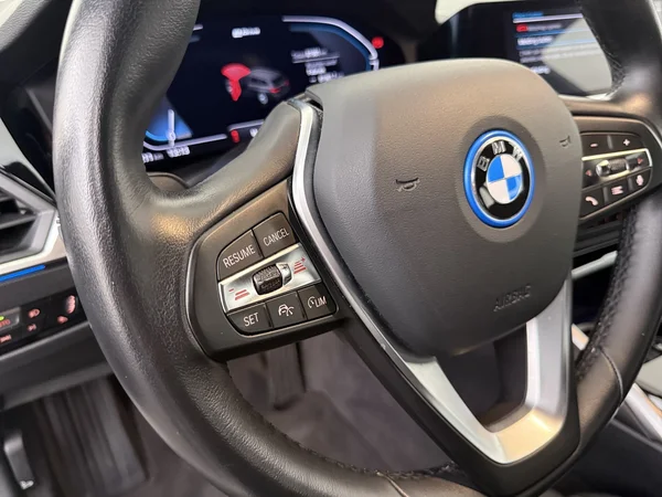 BMW 320 (2022) — foto 16 van 27