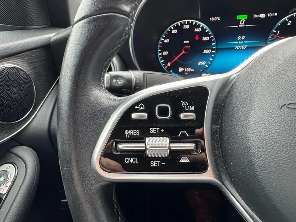 Mercedes-Benz GLC (2021) — foto 7 van 21