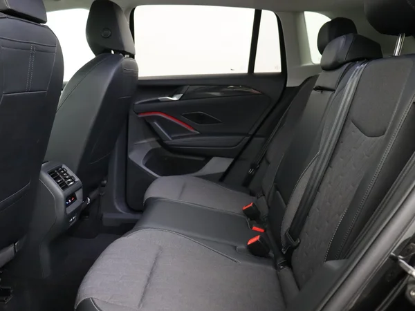 VOLKSWAGEN Tiguan (2025) — foto 4 van 18