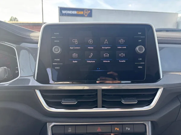 VOLKSWAGEN T-Roc (2024) — foto 17 van 20