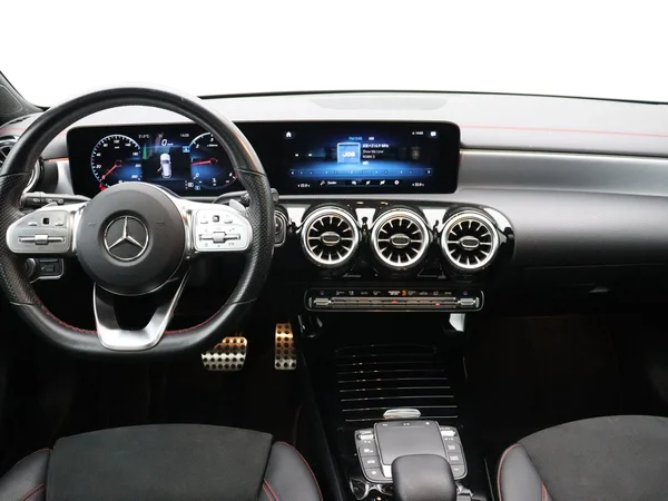 Mercedes-Benz CLA (2022) — foto 10 van 26