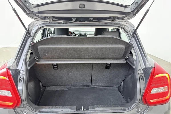 Suzuki Swift (2021) — foto 17 van 21