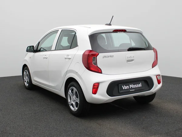 Kia Picanto (2022) — foto 12 van 32