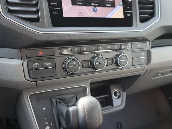VOLKSWAGEN Crafter 35 Fourgon Mwb Hr Dsl (2020) — foto 10 van 23