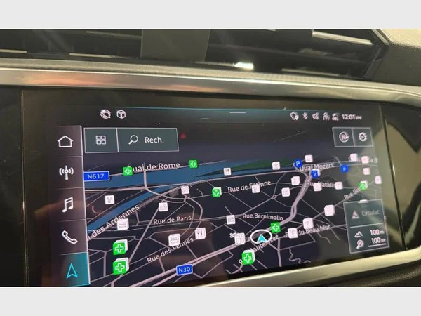 Audi Q3 (2021) — foto 10 van 27