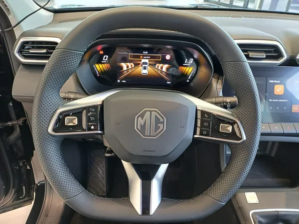 MG ZS (2025) — foto 2 van 16