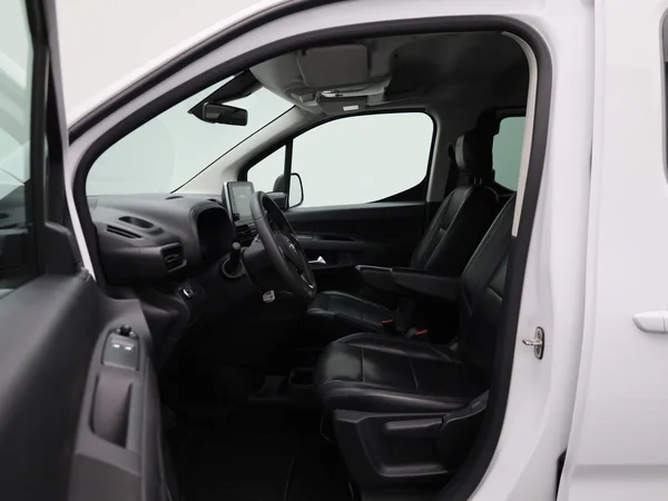 Opel Combo Life (2023) — foto 38 van 38