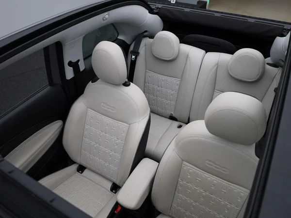 Fiat 500e (2023) — foto 26 van 39