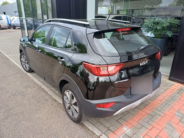 Kia Stonic (2022) — foto 3 van 10