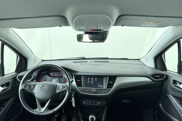 Opel Crossland (2022) — foto 17 van 17