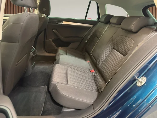 Skoda Superb (2022) — foto 19 van 30