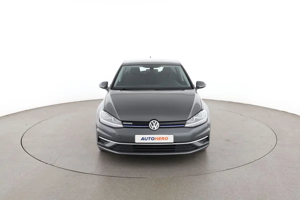 Volkswagen Golf (2018) — foto 15 van 16