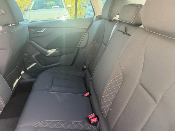 SKODA Kamiq (2022) — foto 18 van 27