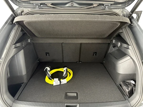 VOLKSWAGEN Tiguan eHybrid (PHEV) (2025) — foto 10 van 24