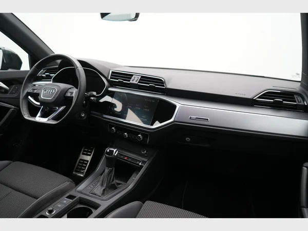 AUDI Q3 (2022) — foto 23 van 32