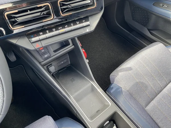 Renault 4 (2026) — foto 2 van 20