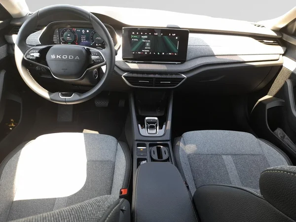 SKODA Octavia Combi (2025) — foto 7 van 23