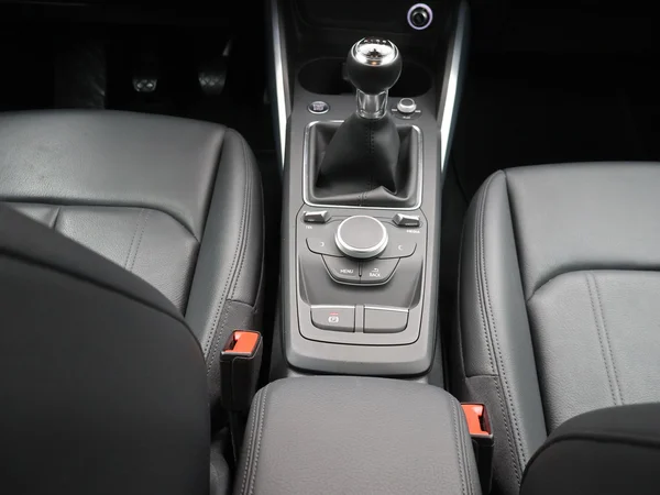 AUDI Q2 (2017) — foto 6 van 27