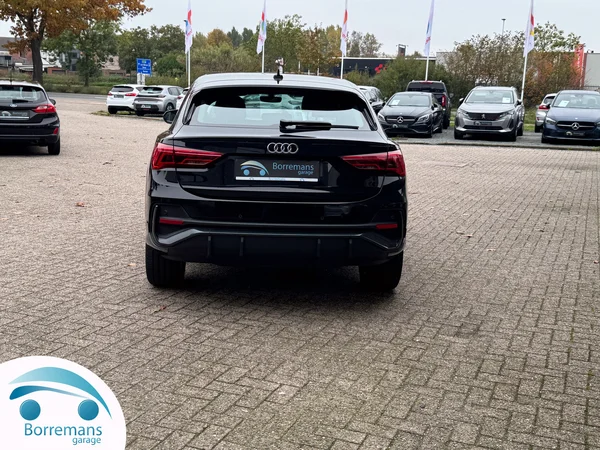 Audi Q3 (2022) — foto 52 van 55
