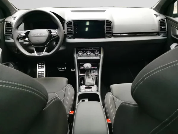SKODA Karoq (2025) — foto 9 van 15