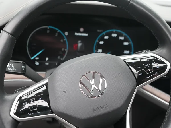 VOLKSWAGEN Touareg eHybrid (PHEV) (2023) — foto 16 van 23
