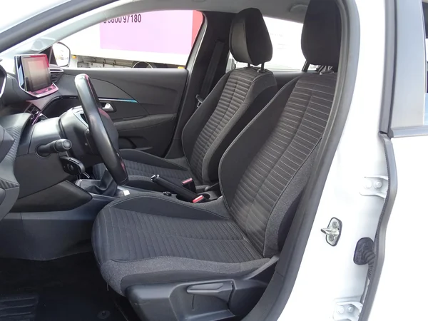 Peugeot 208 (2021) — foto 8 van 24