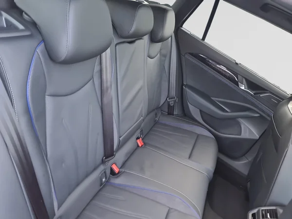 VOLKSWAGEN Passat Variant (2025) — foto 18 van 21