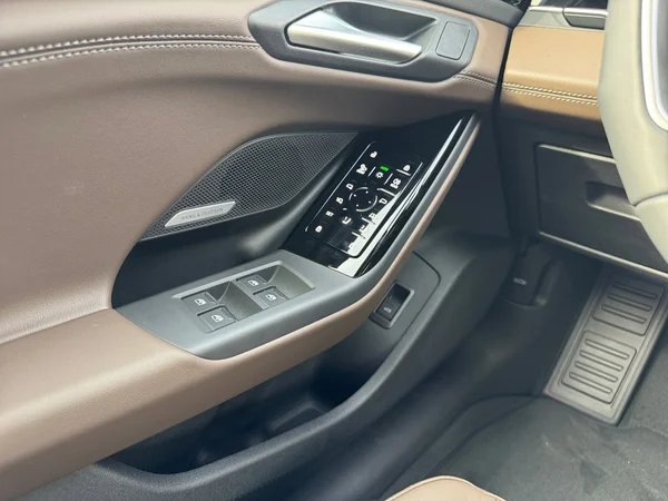 AUDI A6 Sportback e-tron (2025) — foto 7 van 24