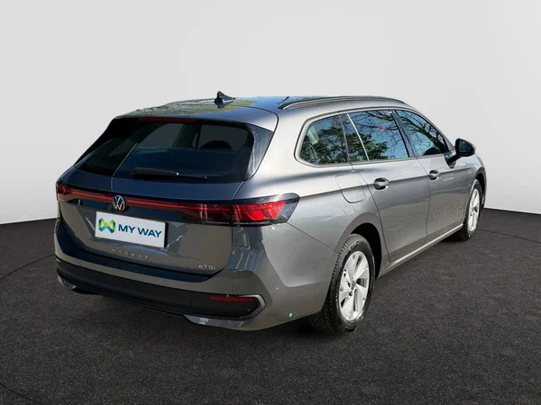 VOLKSWAGEN Passat SW (2024) — foto 18 van 22