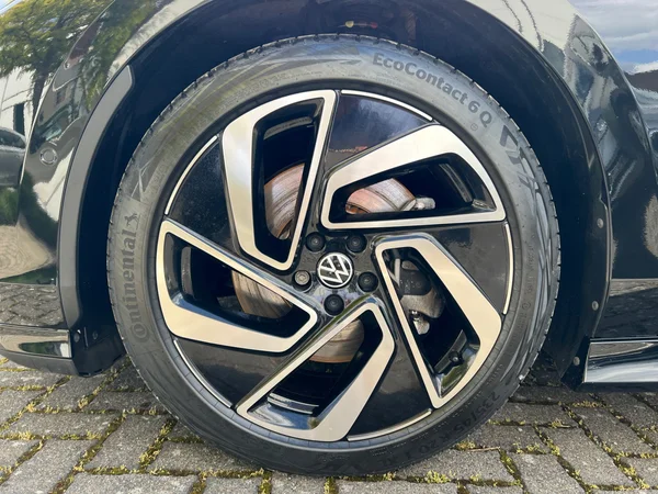 VOLKSWAGEN ID.7 Tourer (2024) — foto 16 van 24