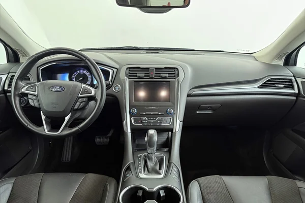 Ford Mondeo Clipper Hybrid (2020) — foto 2 van 36