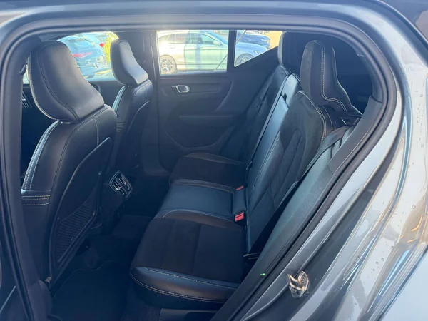 Volvo XC40 (2018) — foto 2 van 23