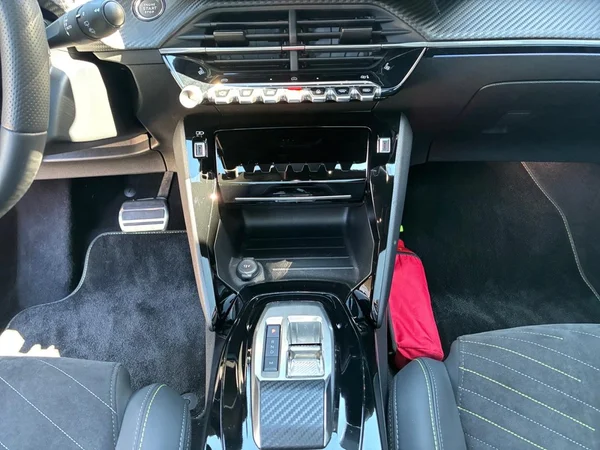 PEUGEOT 208 (2025) — foto 5 van 21