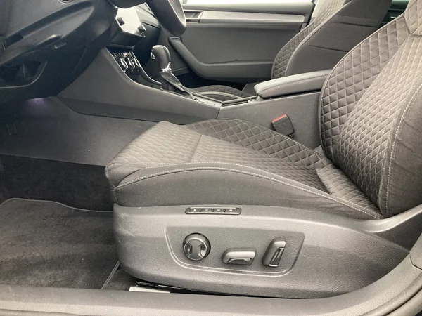 SKODA Superb Combi (2023) — foto 27 van 36