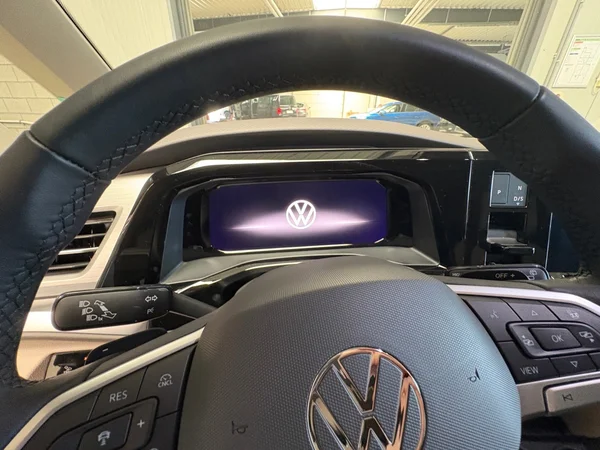 VOLKSWAGEN Multivan T7 Long Dsl (2025) — foto 5 van 24