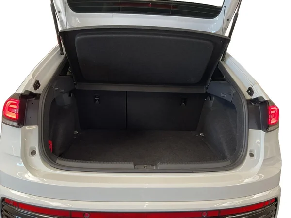 VOLKSWAGEN Taigo (2023) — foto 13 van 22