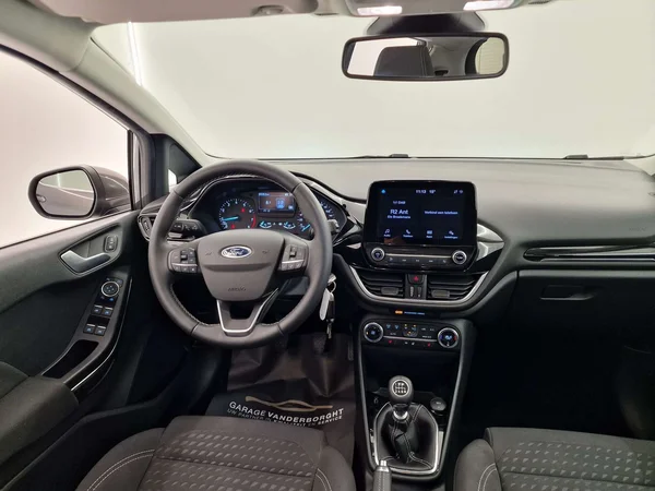 Ford Fiesta (2020) — foto 13 van 15