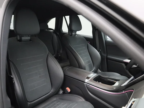 Mercedes-Benz GLC (2025) — foto 40 van 51