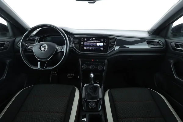 Volkswagen T-Roc (2018) — foto 3 van 16