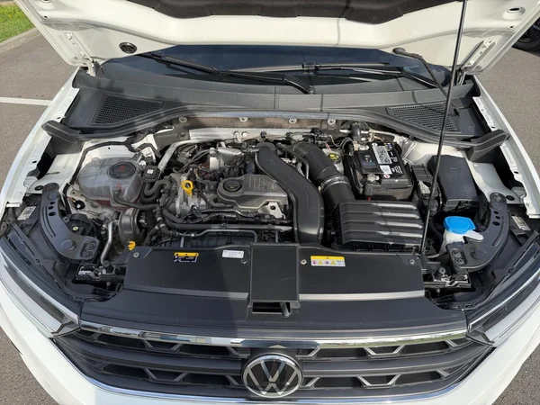 VOLKSWAGEN T-Roc (2023) — foto 15 van 24