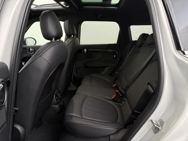 MINI Cooper SE Countryman (2021) — foto 5 van 34