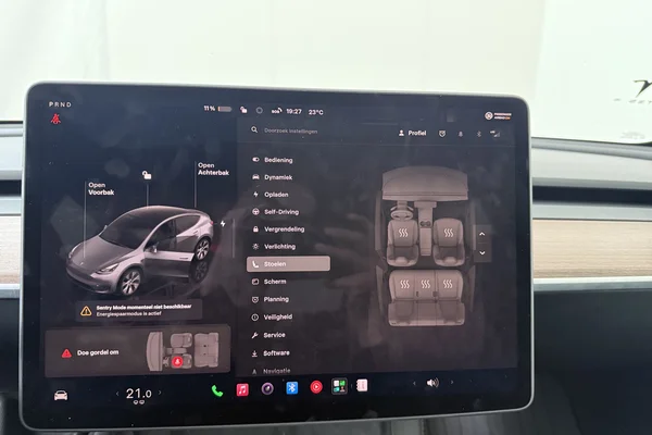 Tesla Model Y (2023) — foto 10 van 23
