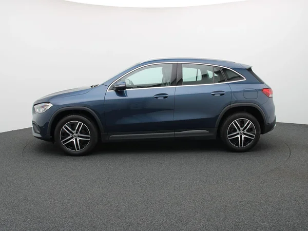 Mercedes-Benz GLA (2022) — foto 19 van 24