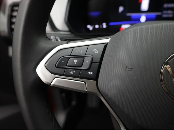 VOLKSWAGEN T-Cross (2025) — foto 6 van 19