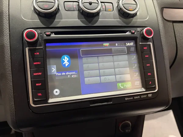 Volkswagen Touran (2015) — foto 4 van 22